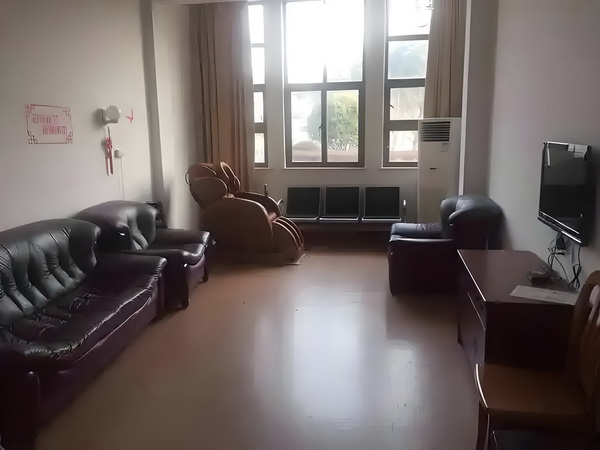 冯骥荐电影南京照相馆：没有抒情只有血的事实