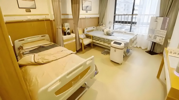 《风骚律师》主演想暴打马里奥：把他的胡子撕下来